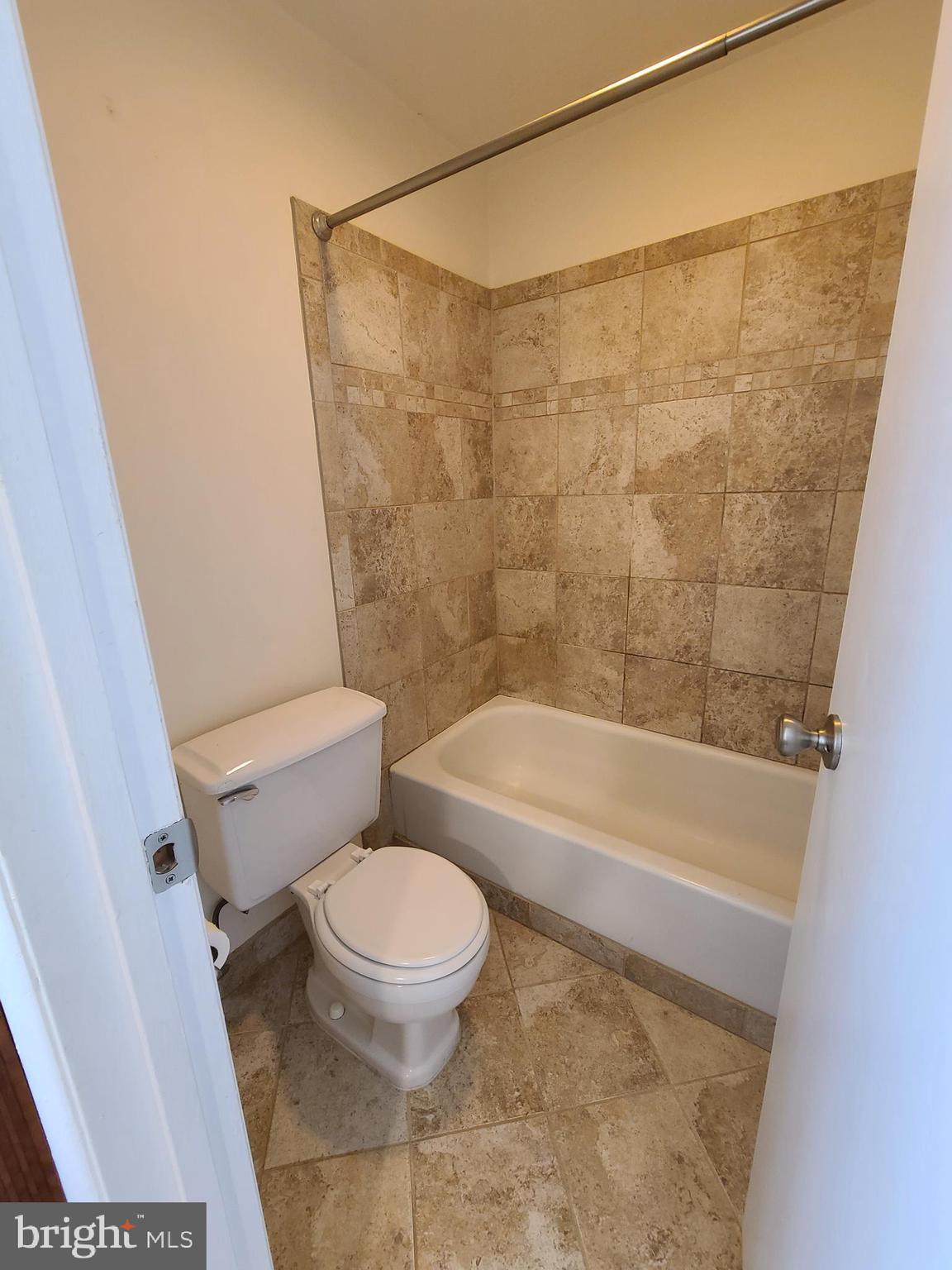 5802 Royal Ridge Drive Springfield, VA 22152 - Photo 11 of 25