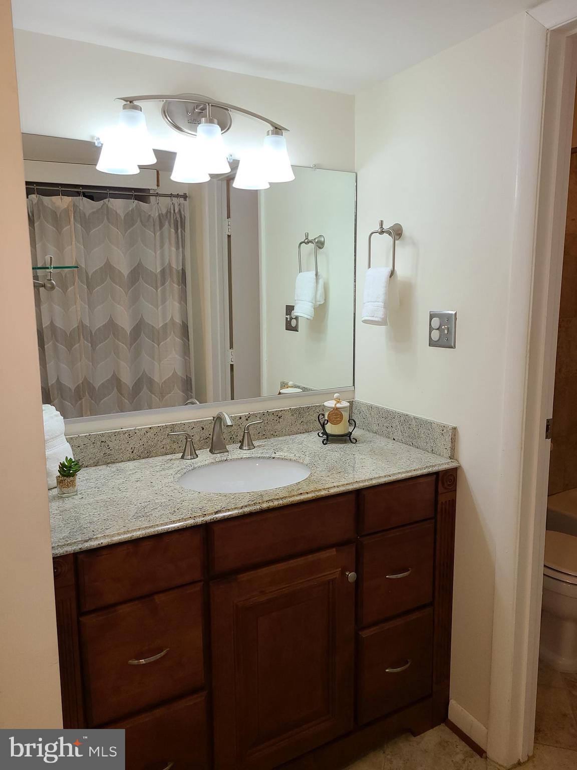 5802 Royal Ridge Drive Springfield, VA 22152 - Photo 9 of 25