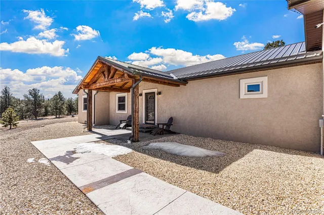a view of a house with entertaining space