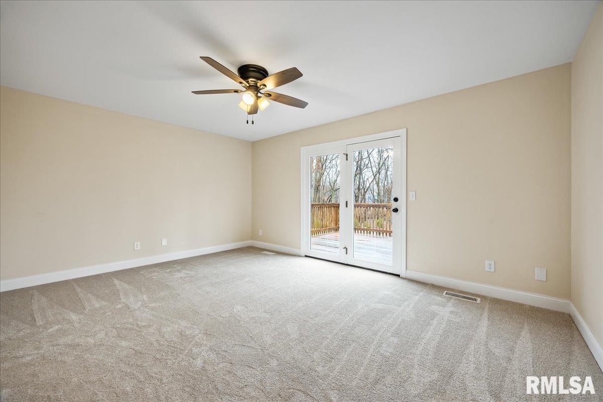 914 South Johanson Road Peoria, IL 61607 - Photo 12 of 32