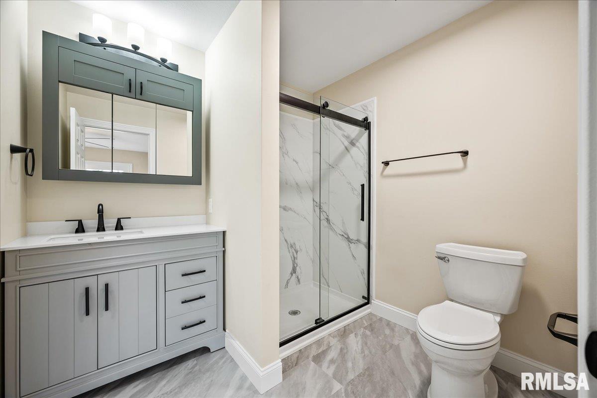 914 South Johanson Road Peoria, IL 61607 - Photo 14 of 32