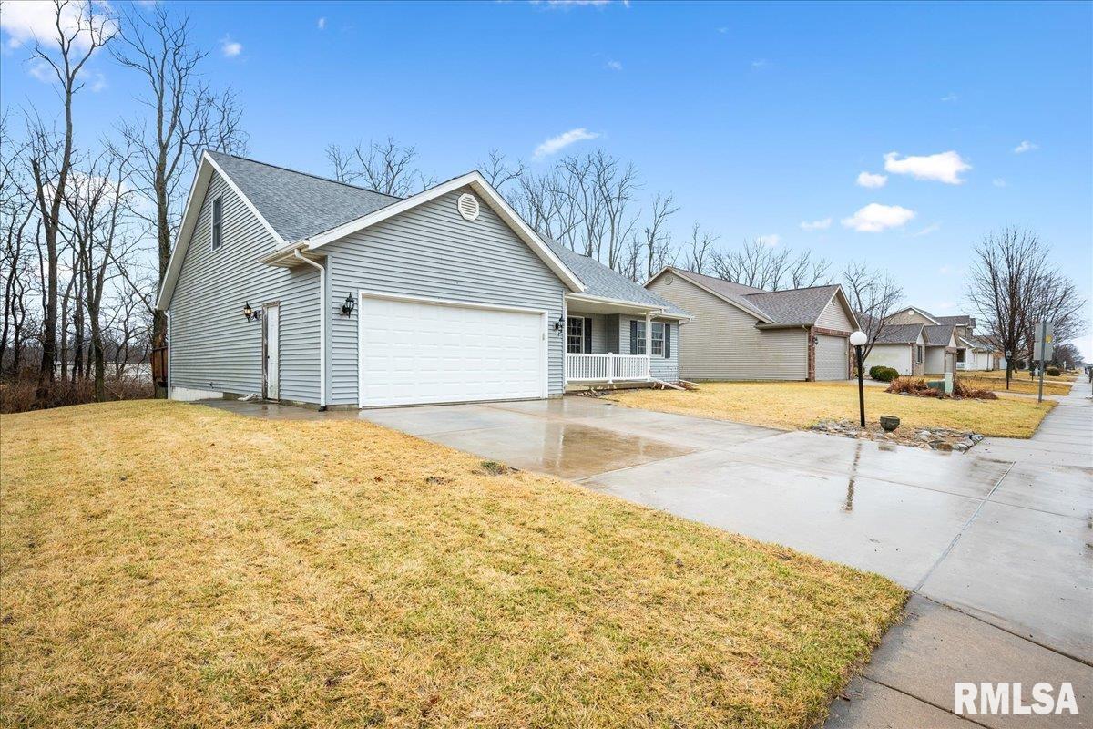 914 South Johanson Road Peoria, IL 61607 - Photo 4 of 32