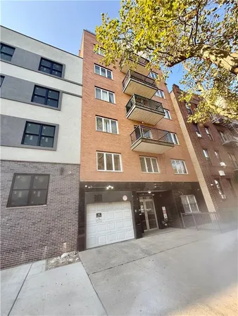 $699,000 | 157 Avenue P, Unit 2A | Bensonhurst