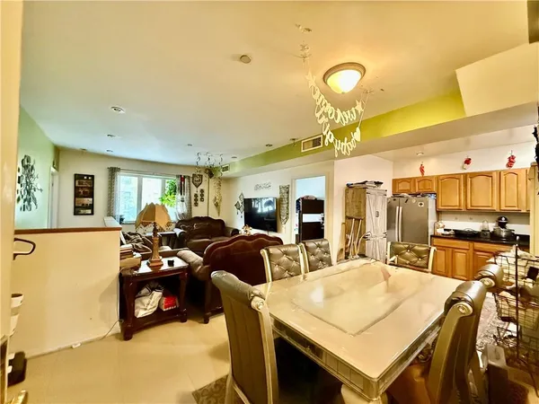 $699,000 | 157 Avenue P, Unit 2A | Bensonhurst