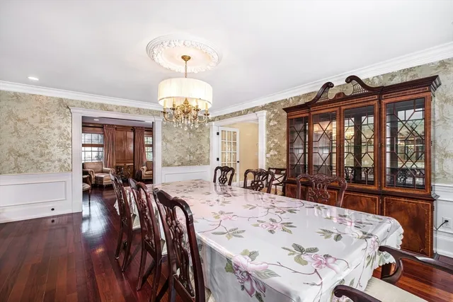 $18,000 | 568 Wellesley Street, Weston, MA 02493