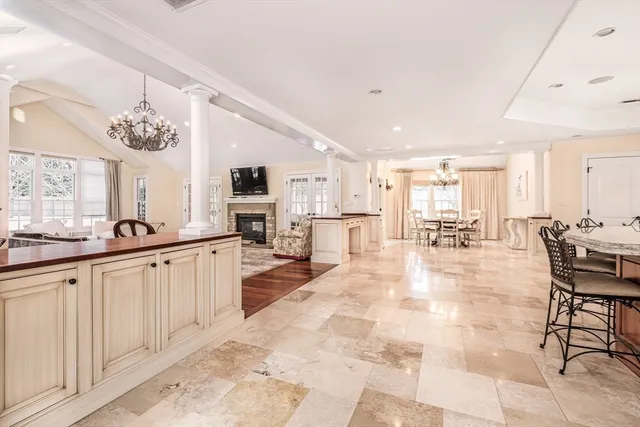 $18,000 | 568 Wellesley Street, Weston, MA 02493