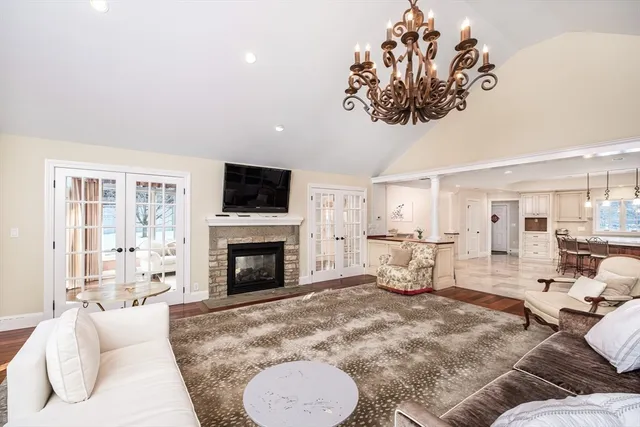 $18,000 | 568 Wellesley Street, Weston, MA 02493