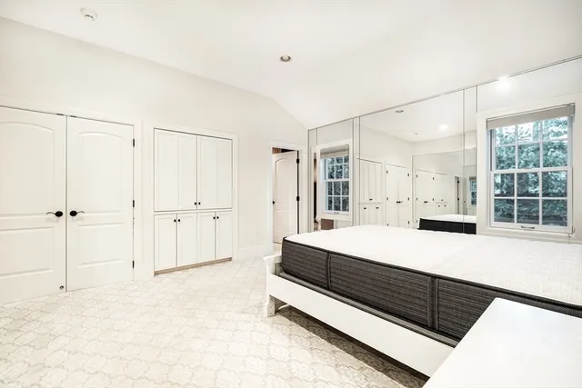 $18,000 | 568 Wellesley Street, Weston, MA 02493