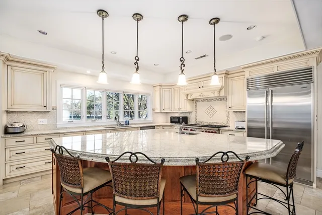 $18,000 | 568 Wellesley Street, Weston, MA 02493