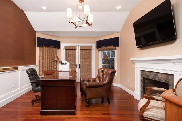 $18,000 | 568 Wellesley Street, Weston, MA 02493