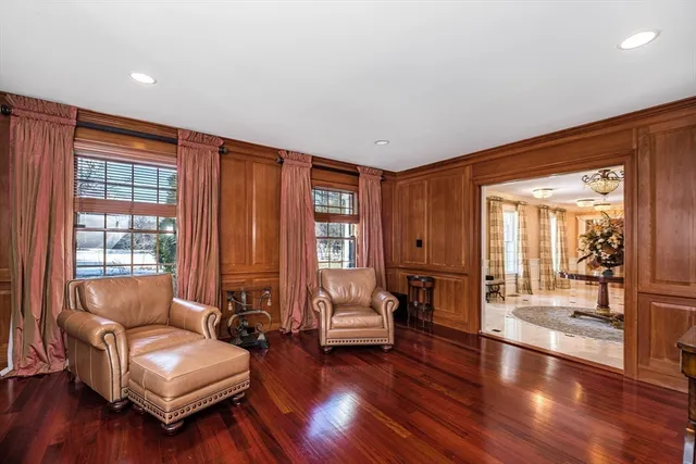 $18,000 | 568 Wellesley Street, Weston, MA 02493