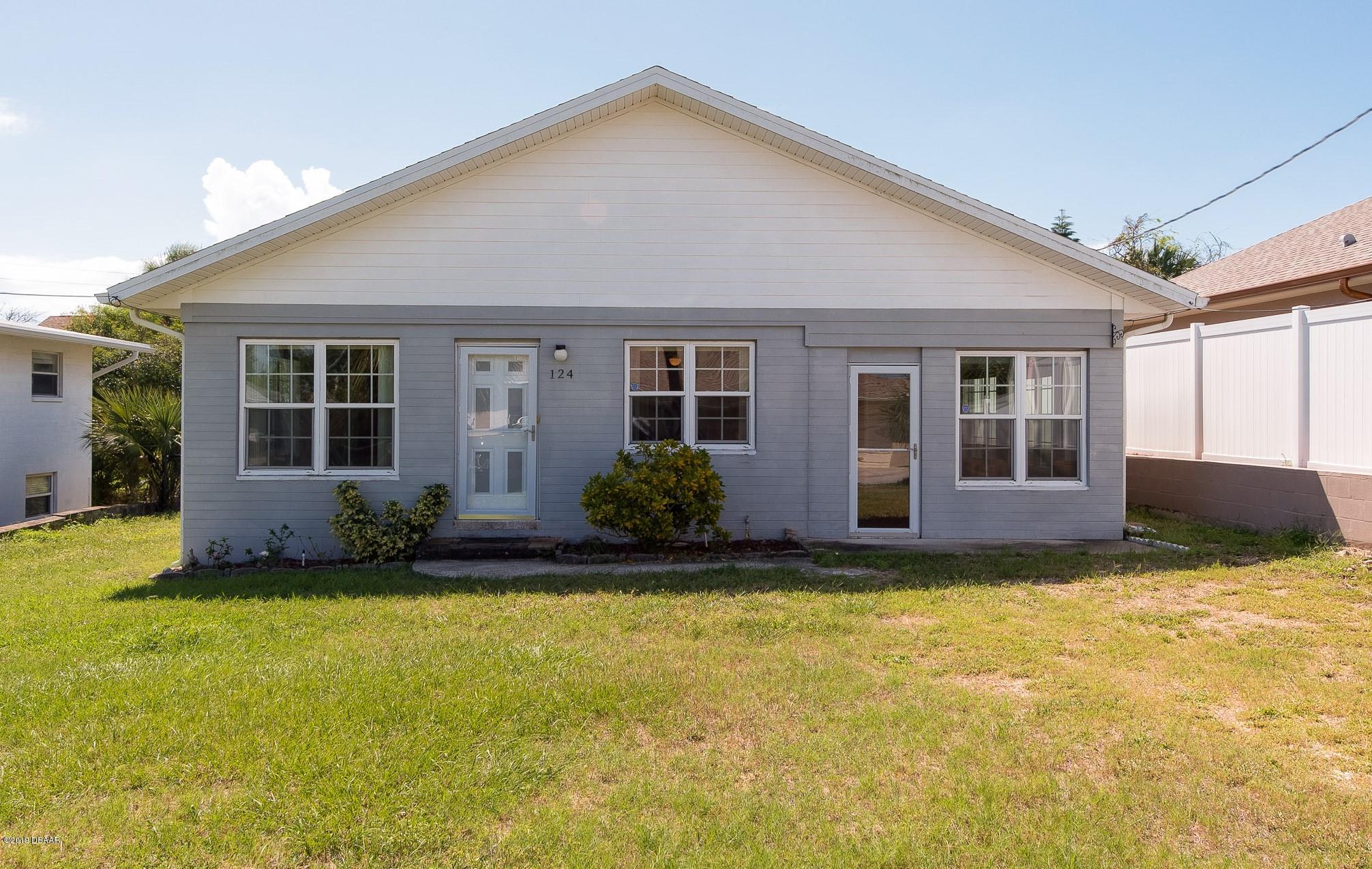 124 Lindley Road Daytona Beach, FL 32118 - Photo 2 of 29 Main Exterior