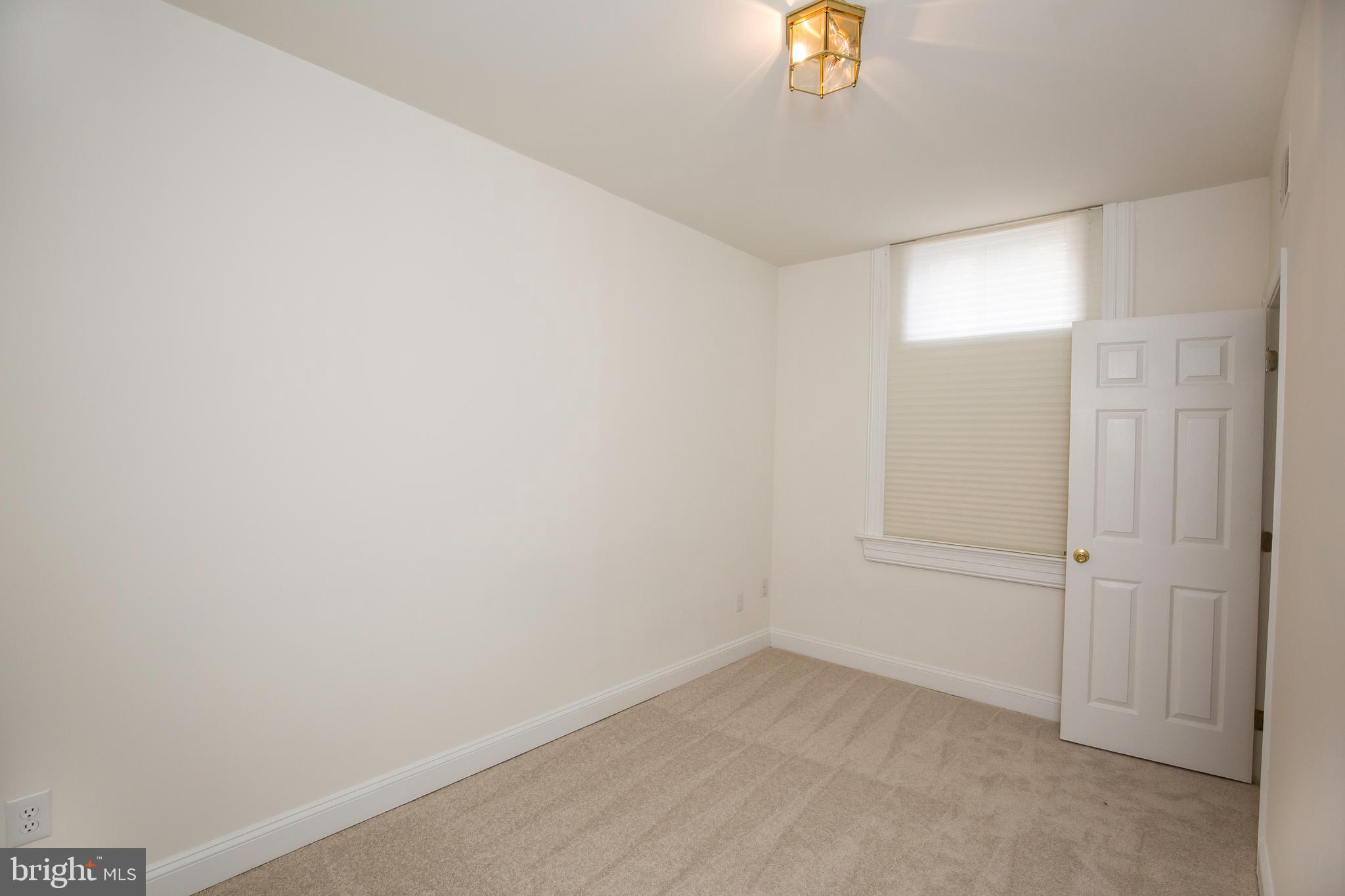 5466 Ashleigh Road Fairfax, VA 22030 - Photo 40 of 56 Gallery Image 40