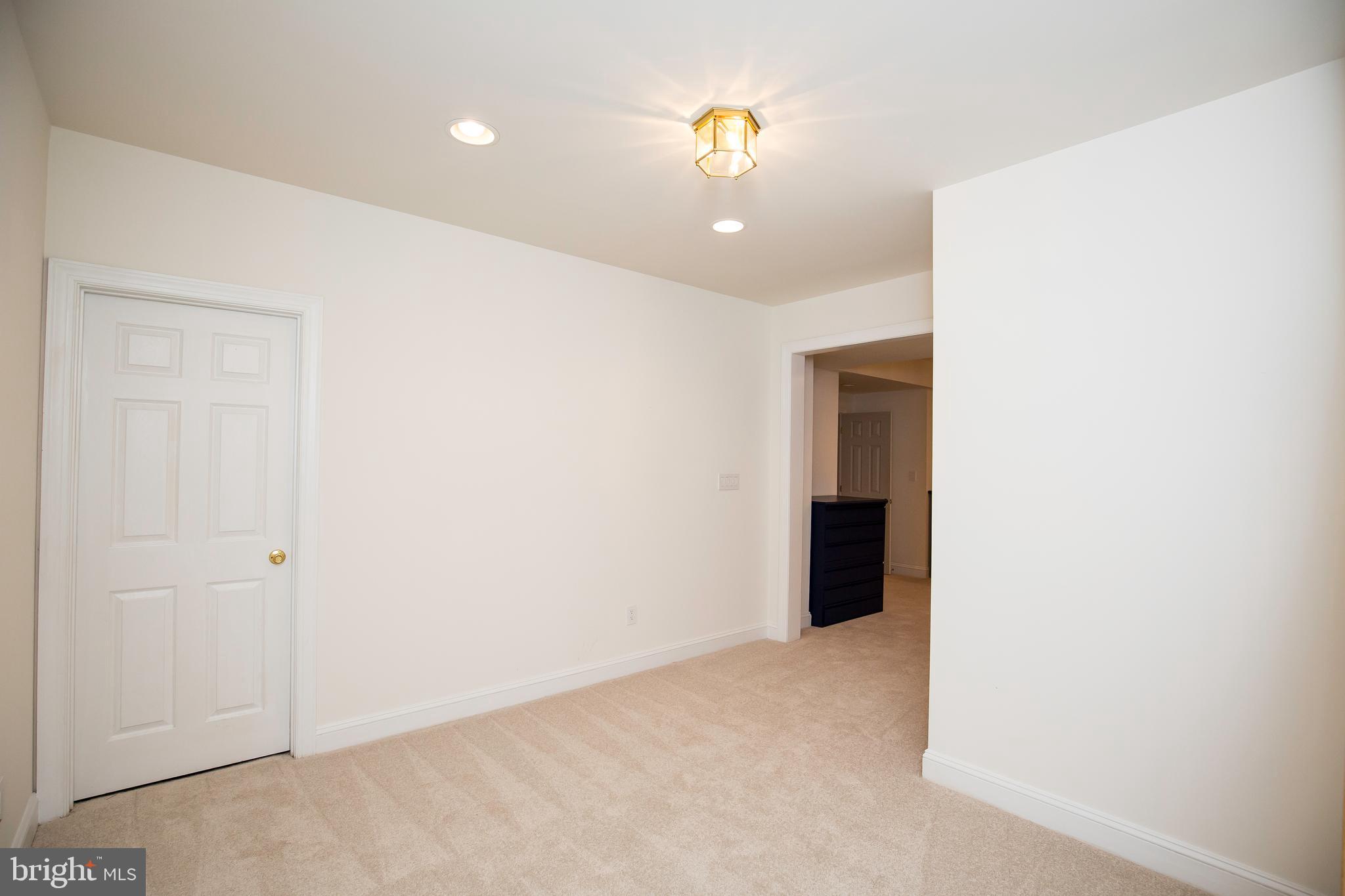 5466 Ashleigh Road Fairfax, VA 22030 - Photo 48 of 56 Gallery Image 48