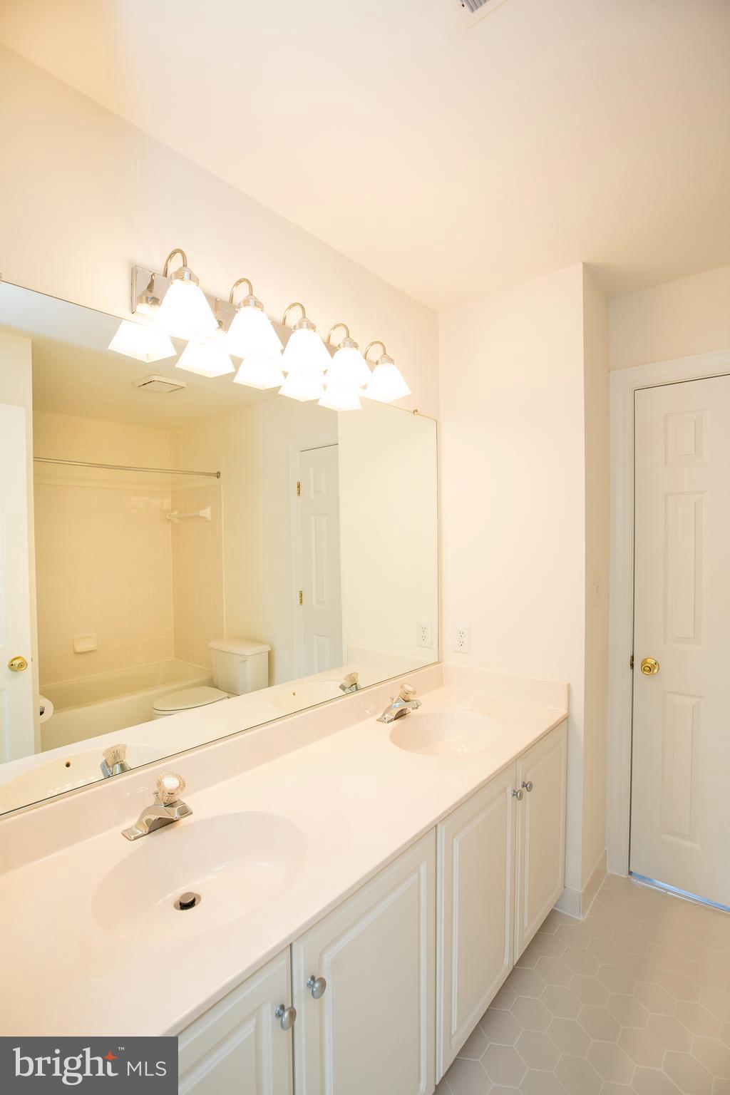 5466 Ashleigh Road Fairfax, VA 22030 - Photo 52 of 56 Gallery Image 52