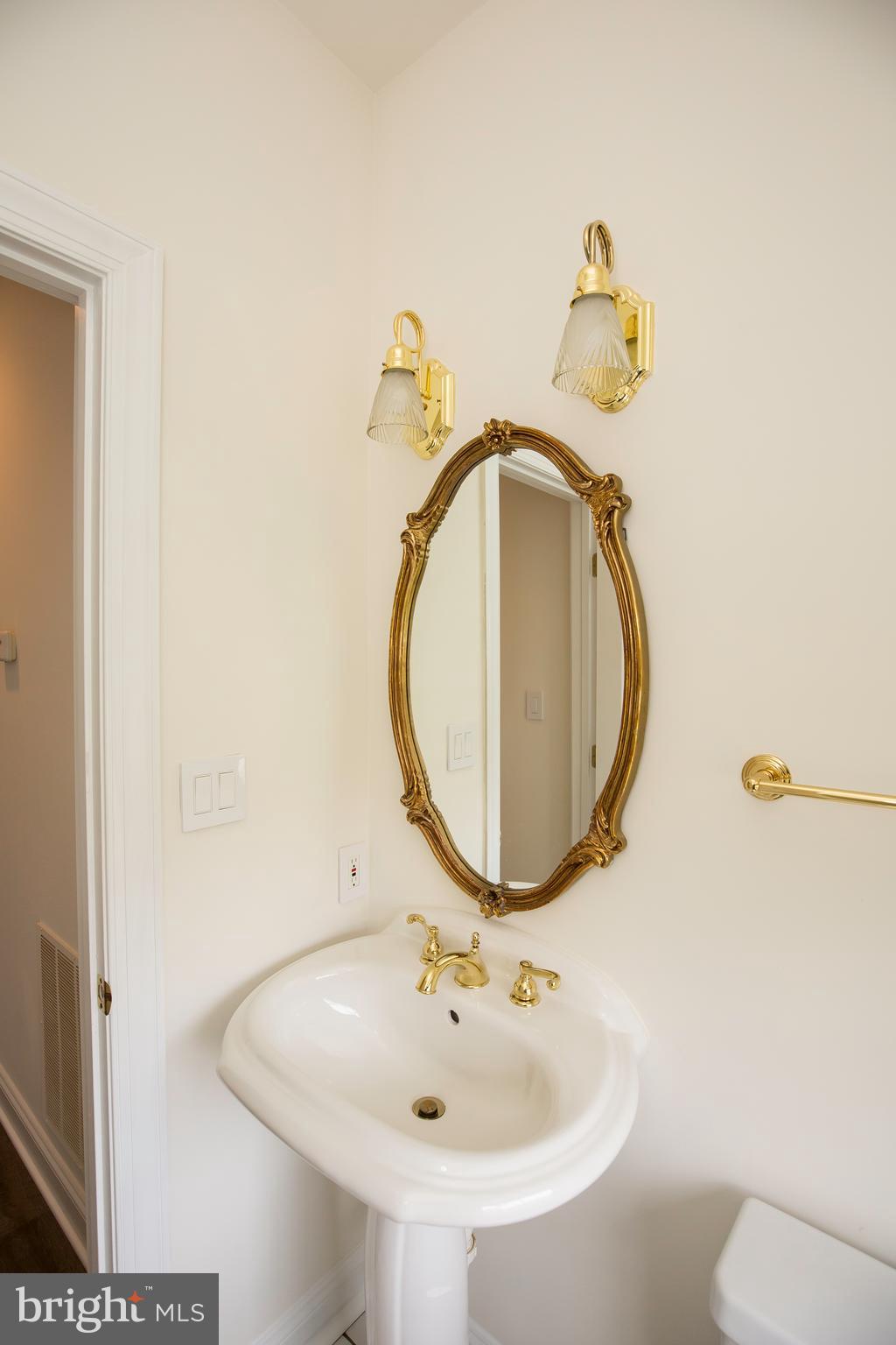 5466 Ashleigh Road Fairfax, VA 22030 - Photo 55 of 56 Gallery Image 55