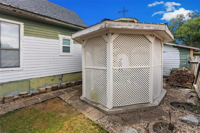 $225,000 | 404 East Main Street, Ladonia, TX 75449