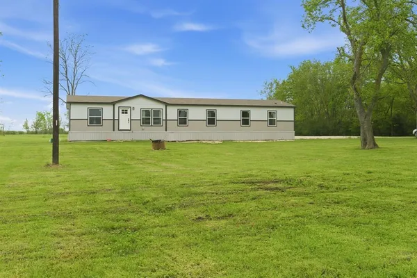 $325,000 | 8792 Highway 67, Saltillo, TX 75478