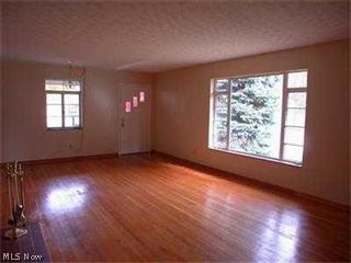 1160 Garman Road Akron, OH 44313 - Photo 4 of 25 LIVING ROOM