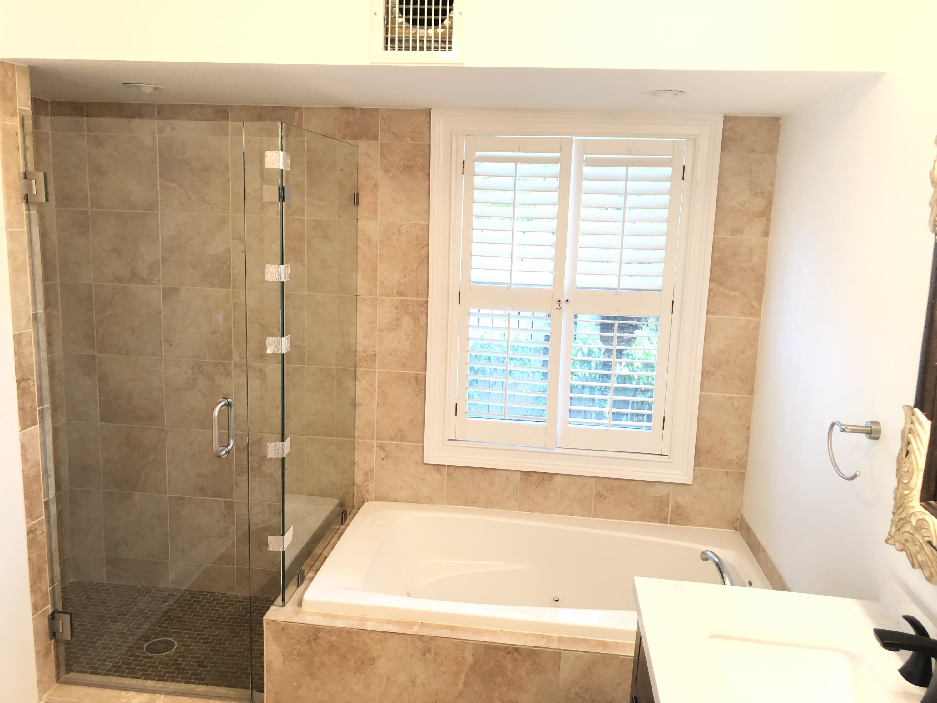 299 Southwest 7th Avenue Boca Raton, FL 33486 - Photo 11 of 37 NEW GLASS SHWER ENCLOSURE