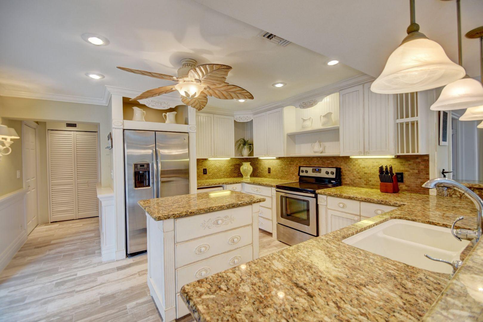 299 Southwest 7th Avenue Boca Raton, FL 33486 - Photo 3 of 37 22_dsc_1293_4_5_6_7