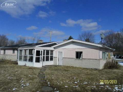 3211 O'Leary Road Flint, MI 48504 - Photo 2 of 10 20348760-1.JPG