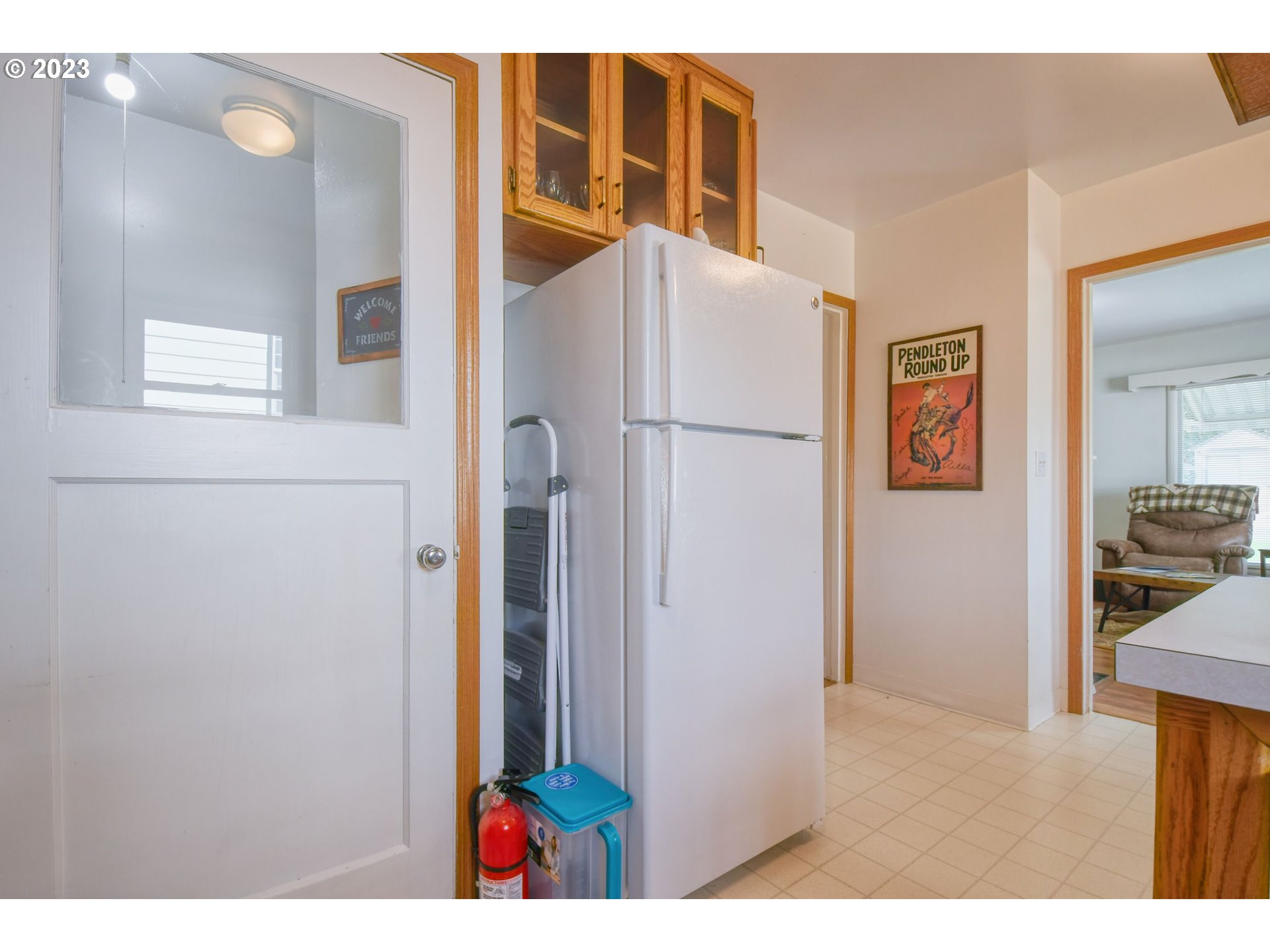 630 Northwest 9th Street Pendleton, OR 97801 - Photo 14 of 45 a picture of a room with wooden floor and windows