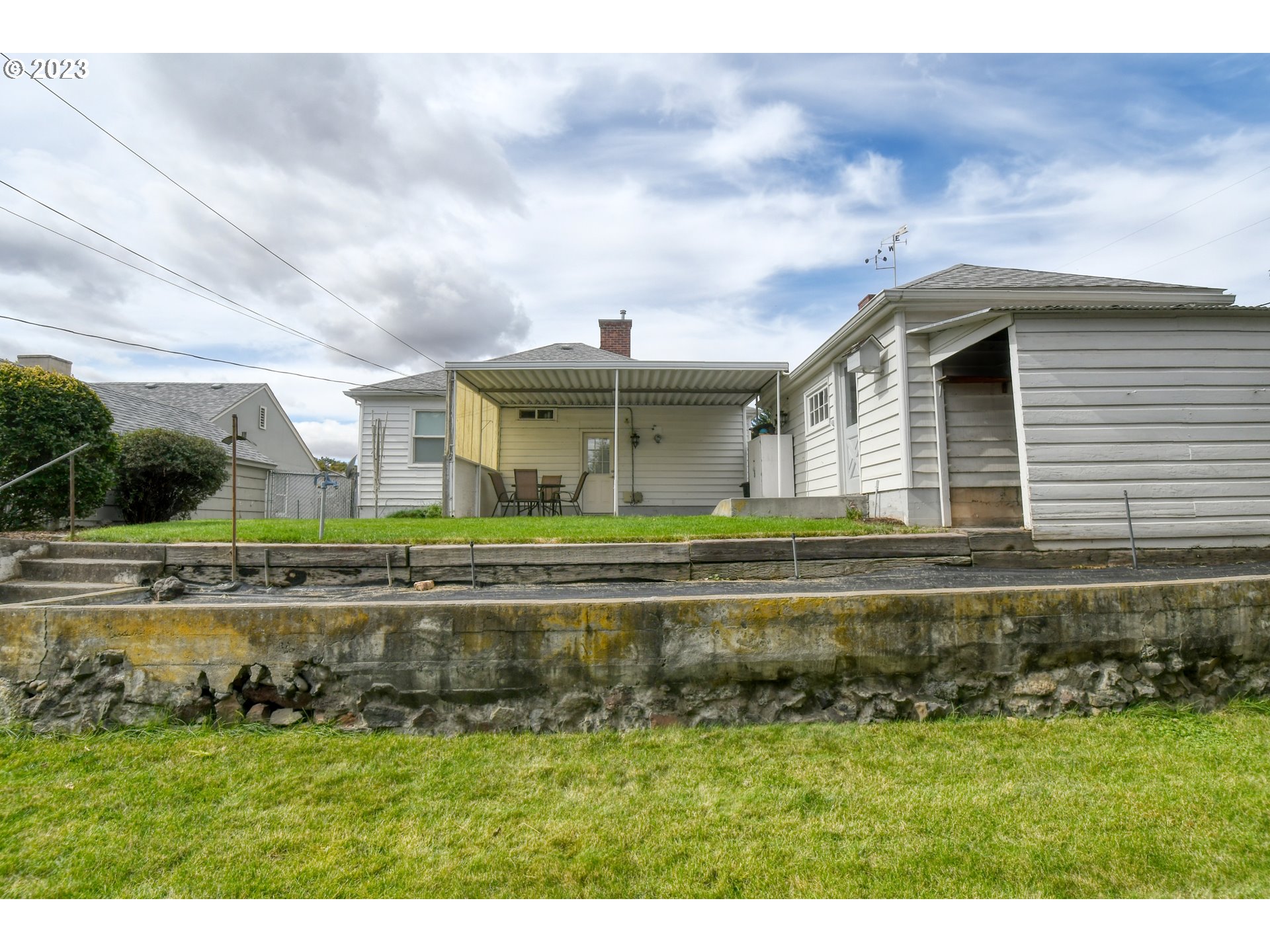630 Northwest 9th Street Pendleton, OR 97801 - Photo 39 of 45 a front view of a house with a yard
