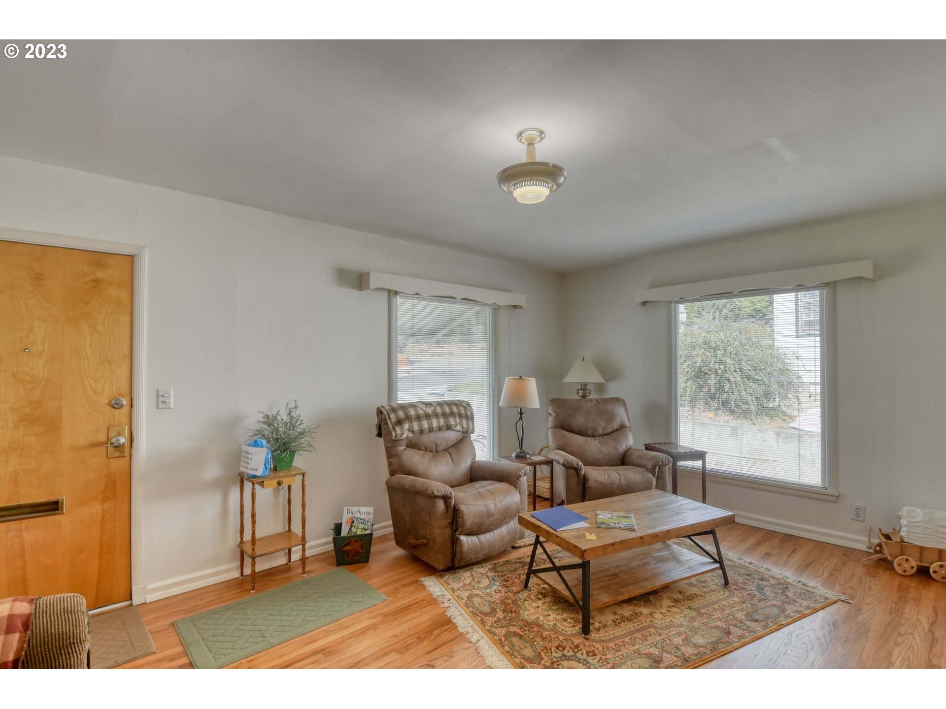 630 Northwest 9th Street Pendleton, OR 97801 - Photo 5 of 45 a living room with furniture and a window