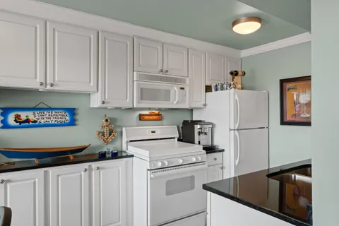 $244,000 | 227 Dewey Avenue, Unit 205, Fontana, WI 53125