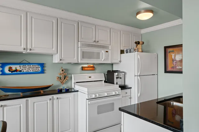 $244,000 | 227 Dewey Avenue, Unit 205, Fontana, WI 53125