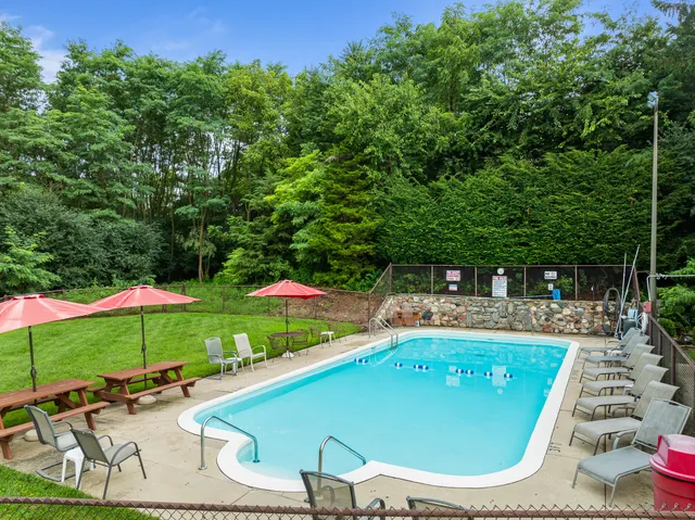 $244,000 | 227 Dewey Avenue, Unit 205, Fontana, WI 53125