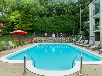 $244,000 | 227 Dewey Avenue, Unit 205, Fontana, WI 53125