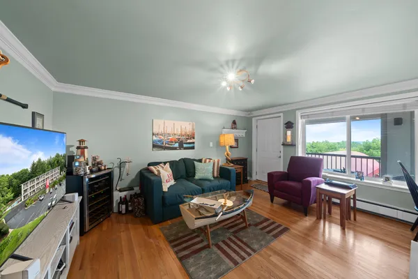 $239,000 | 227 Dewey Avenue, Unit 205, Fontana, WI 53125