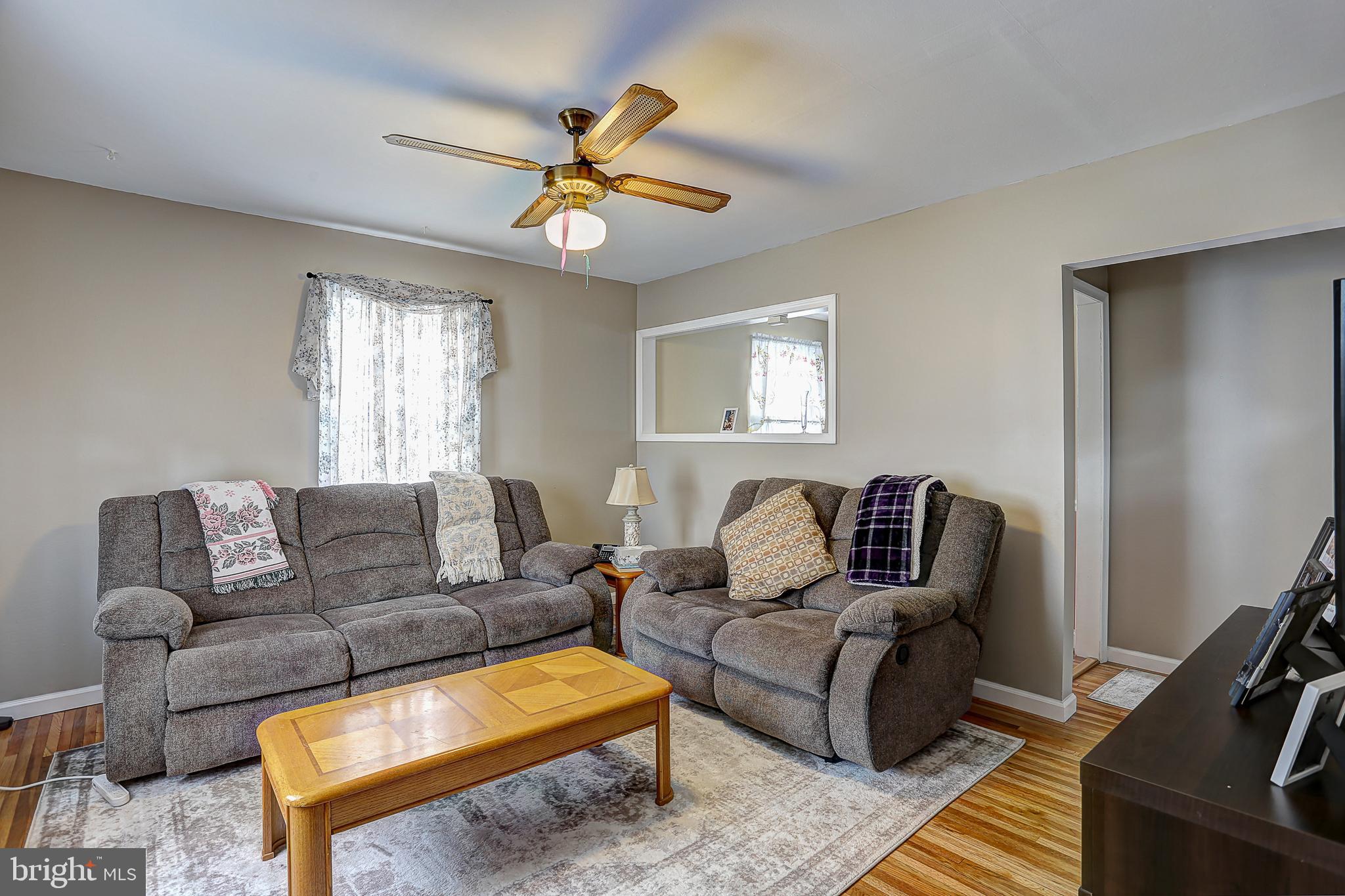 408 Cedar Hill Road Baltimore, MD 21225 - Photo 6 of 31 Gallery Image 6