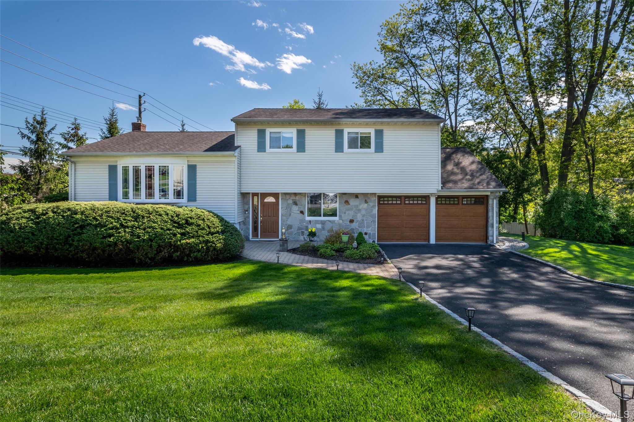 1 Lynns Way New Rochelle, NY 10805 - Photo 2 of 30