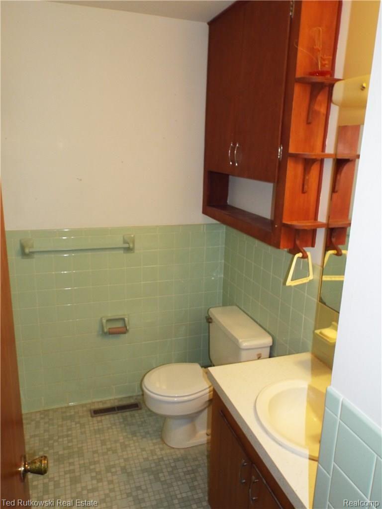 4881 Atkins Road North Street, MI 48049 - Photo 15 of 15 View of Full Bath