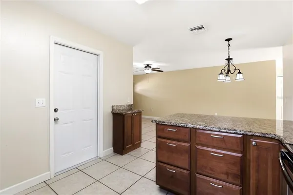 $2,100 | 125 West 5th Street, Chuluota, FL 32766