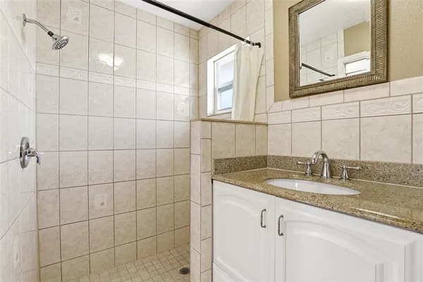 $2,100 | 125 West 5th Street, Chuluota, FL 32766