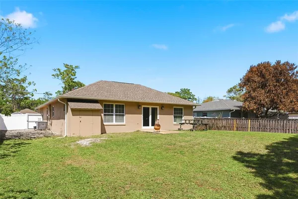 $2,100 | 125 West 5th Street, Chuluota, FL 32766