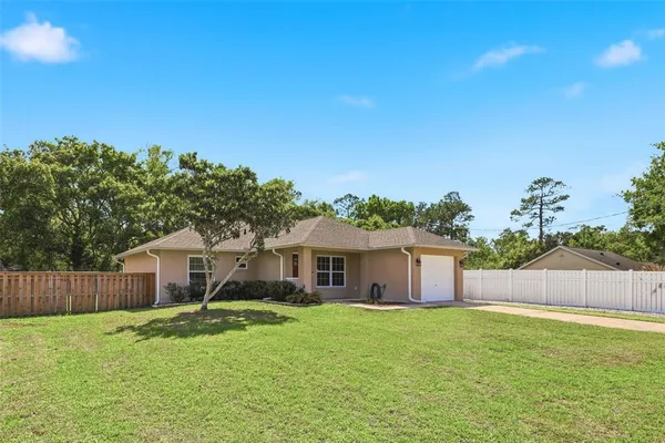$2,100 | 125 West 5th Street, Chuluota, FL 32766