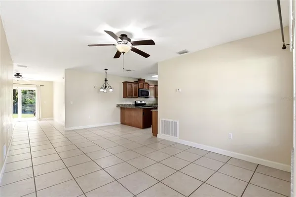 $2,100 | 125 West 5th Street, Chuluota, FL 32766