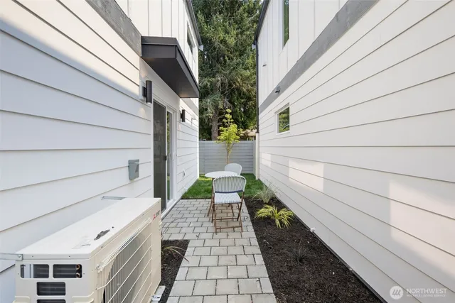 $470,000 | 820 South Sullivan Street, Seattle, WA 98108