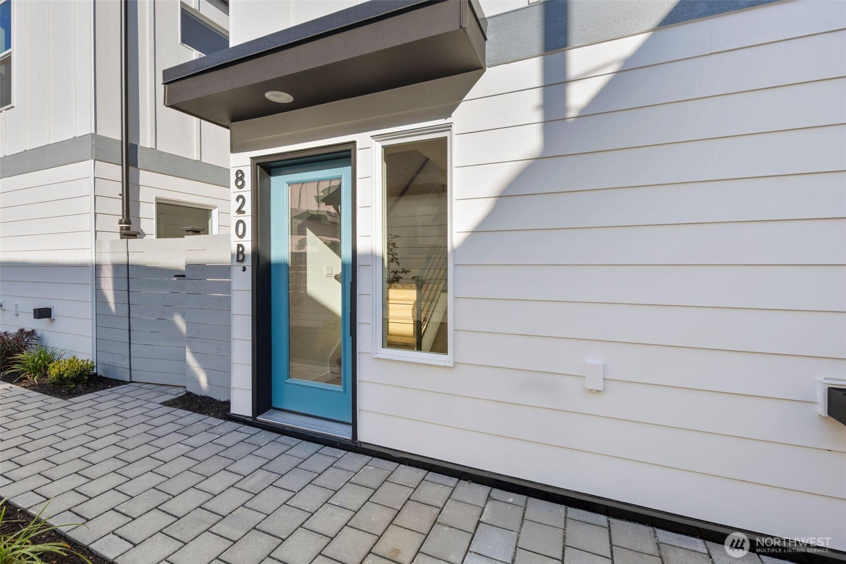 820 South Sullivan Street Seattle, WA 98108 - Photo 3 of 18 a view of front door