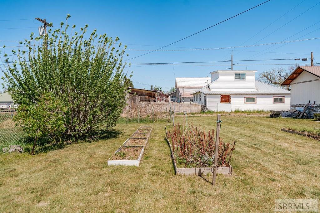 407 West Main Street St. Anthony, ID 83445 - Photo 3 of 41