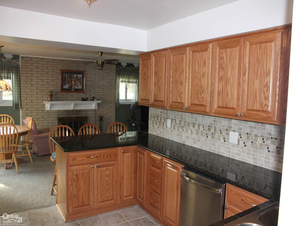 52181 Shelby Road Utica, MI 48316 - Photo 6 of 16 50028871-5.JPG
