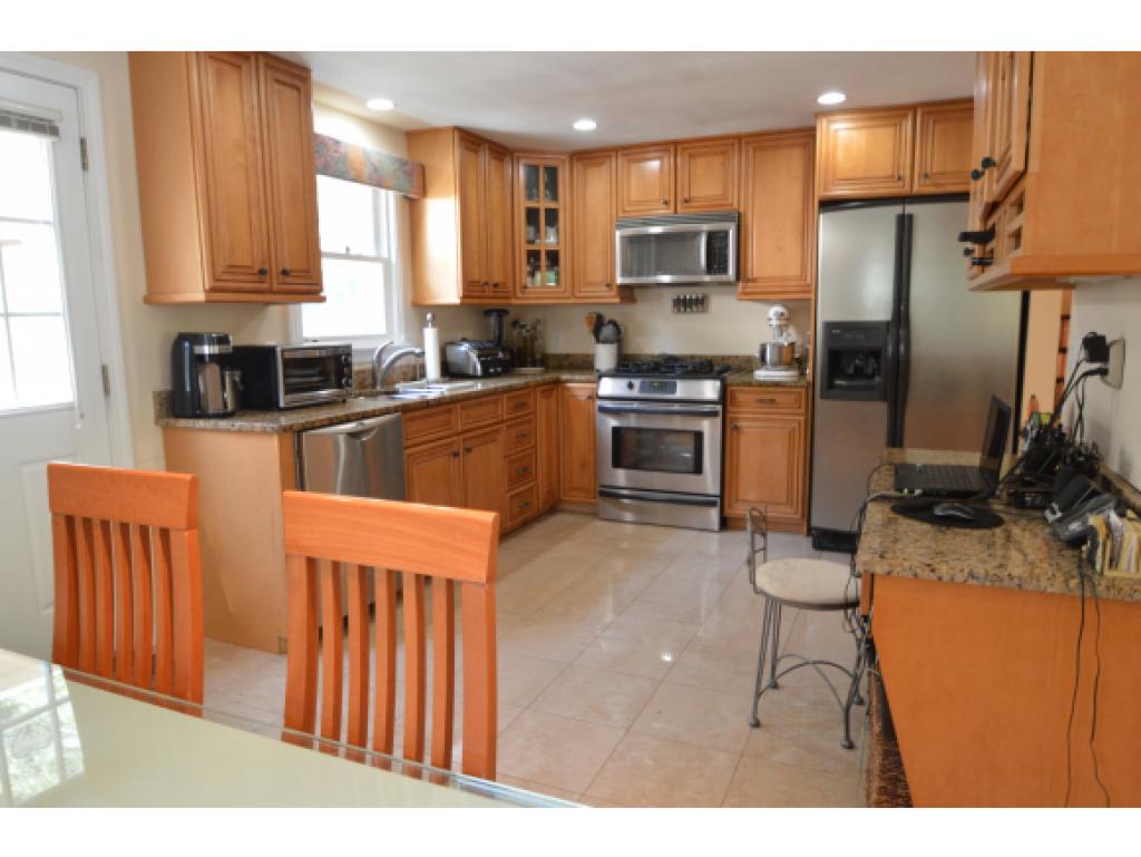 20 Kim Road Salem, NH 03079 - Photo 2 of 19 Gallery Image 2
