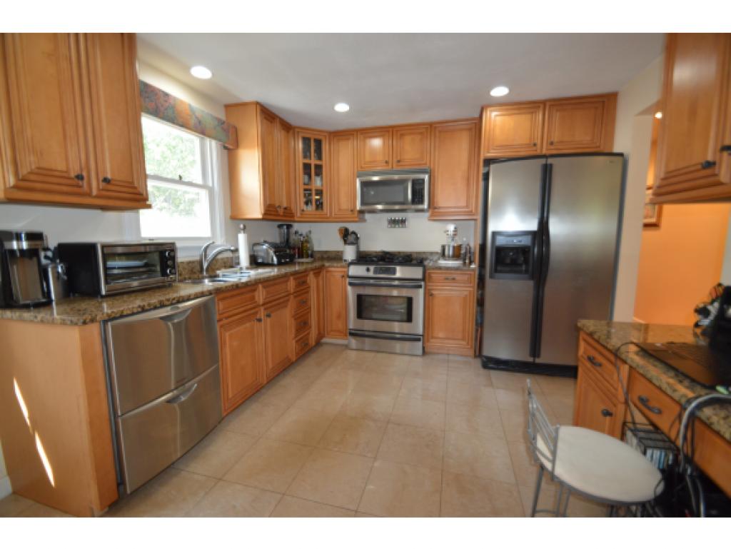 20 Kim Road Salem, NH 03079 - Photo 3 of 19 Gallery Image 3