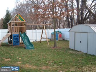 169 Ridgewood Way Burlington, NJ 08016 - Photo 2 of 12 Exterior Back