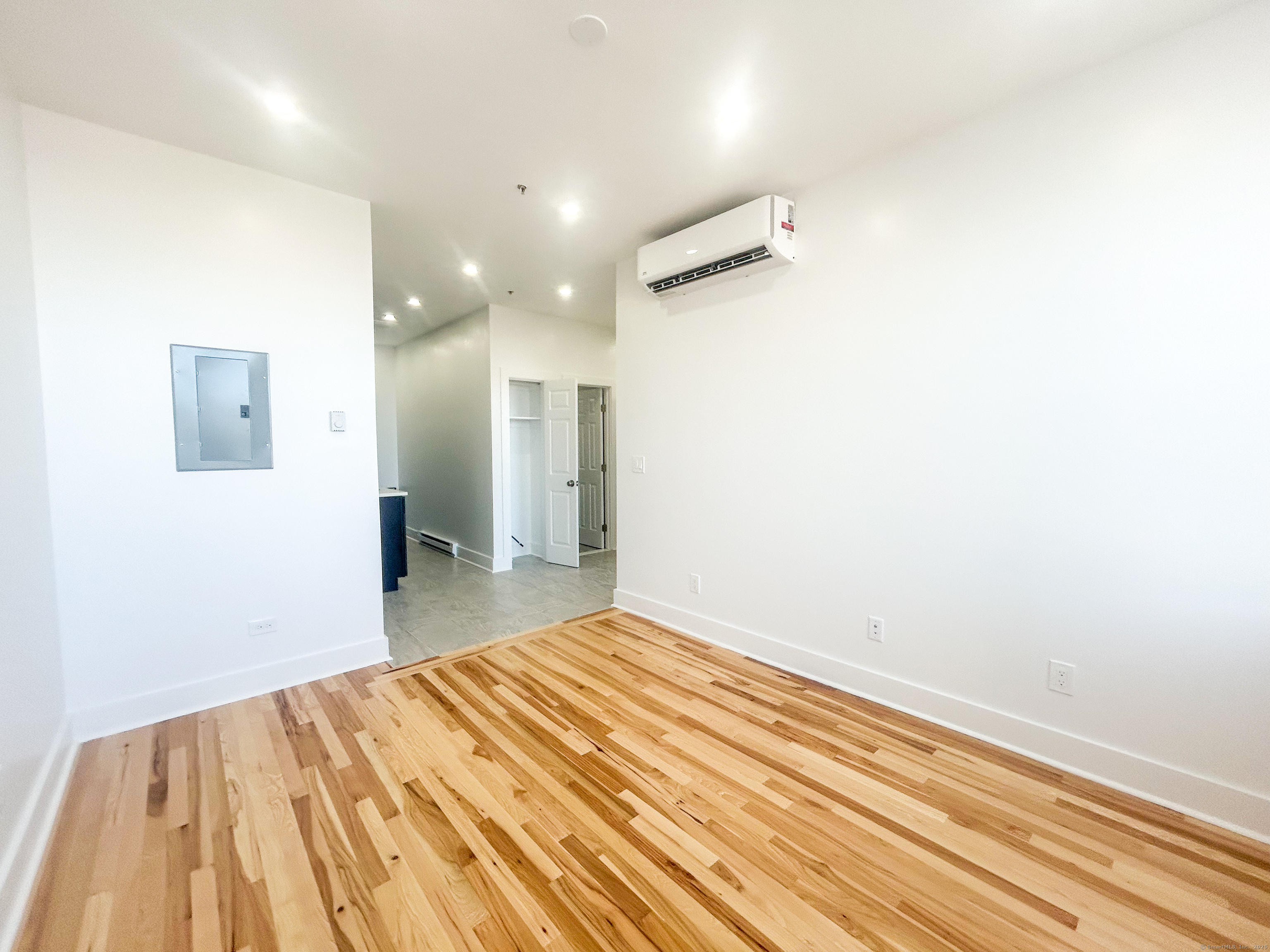 207 Bank Street, Unit 202 New London, CT 06320 - Photo 4 of 20